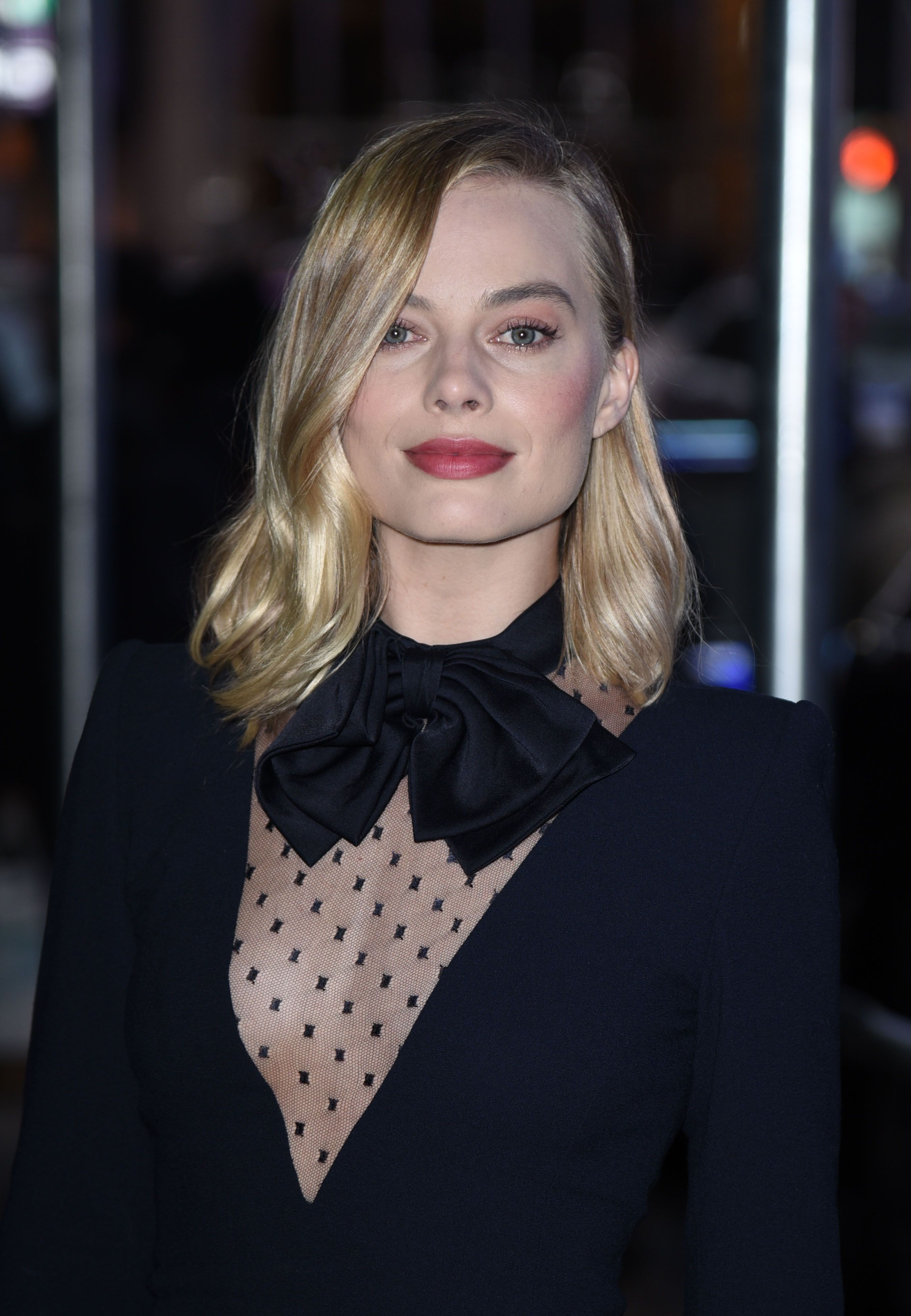 Nov 30 | ABC's 'Good Morning America' - Arrivals - 081 - Simply Margot