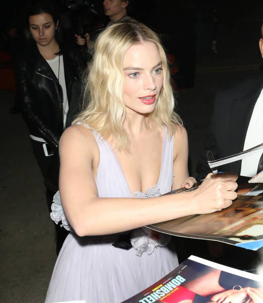 Dec 10 Bombshell Los Angeles Premiere Mq 041 Simply Margot Robbie Margot